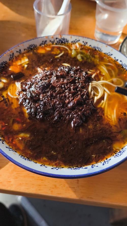 湖北南漳巡检古镇农家手工酸酱面