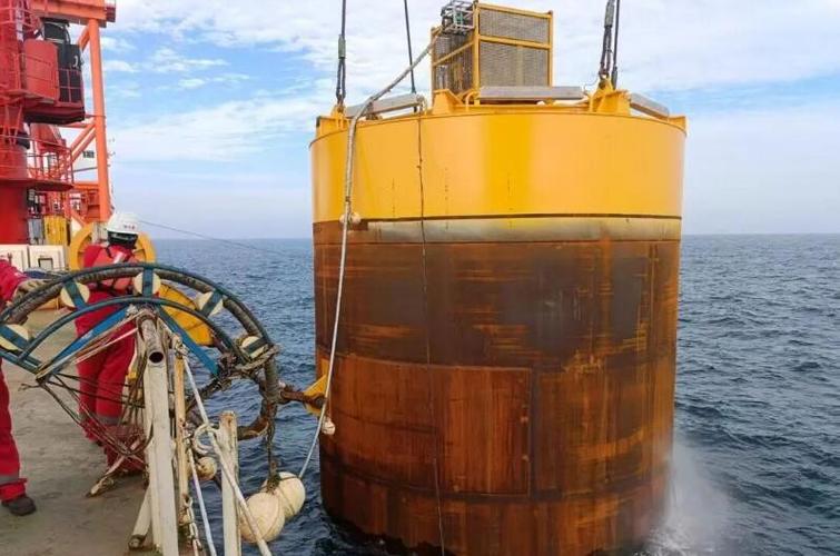 远海漂浮式风机漂浮基础锚泊系统现场安装图