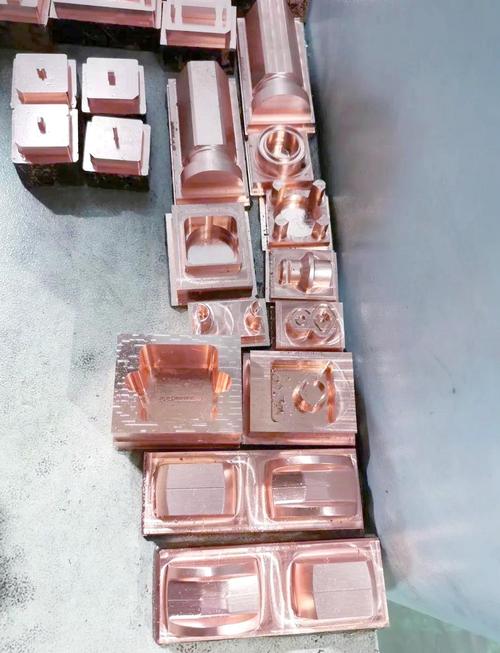 石墨电极与紫铜电极实物损耗对比