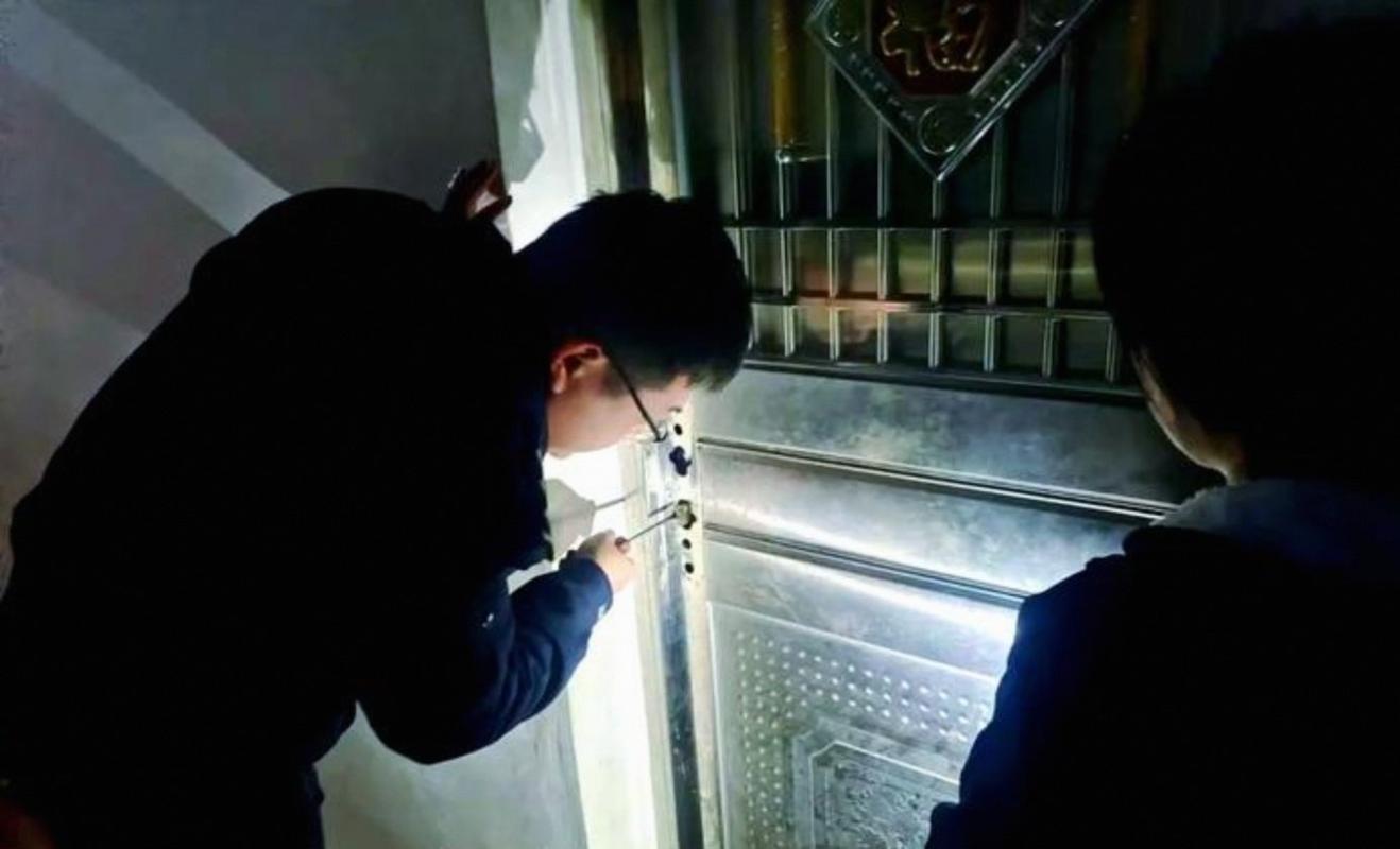 便宜黑色卧室门锁掉漆划痕实拍