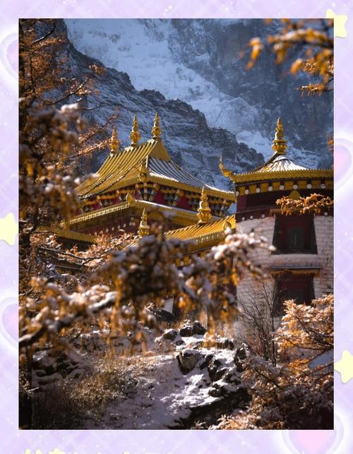 稻城亚丁秋季仙乃日雪山冲古寺景观