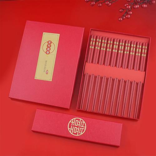 中式婚礼回礼喜筷龙凤图案礼盒场景
