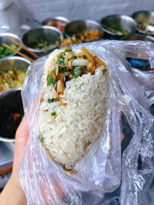 曼允市场糯米饭