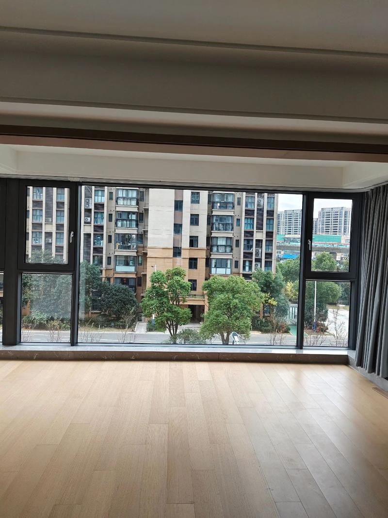 住宅客厅落地窗改造前后对比实景