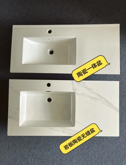 家装卫生间不同材质一体盆对比实拍图