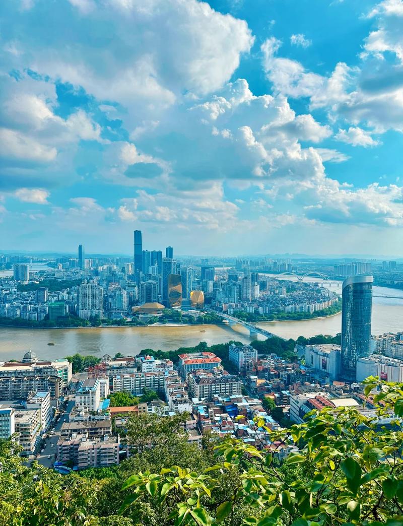 马鞍山公园柳江全景