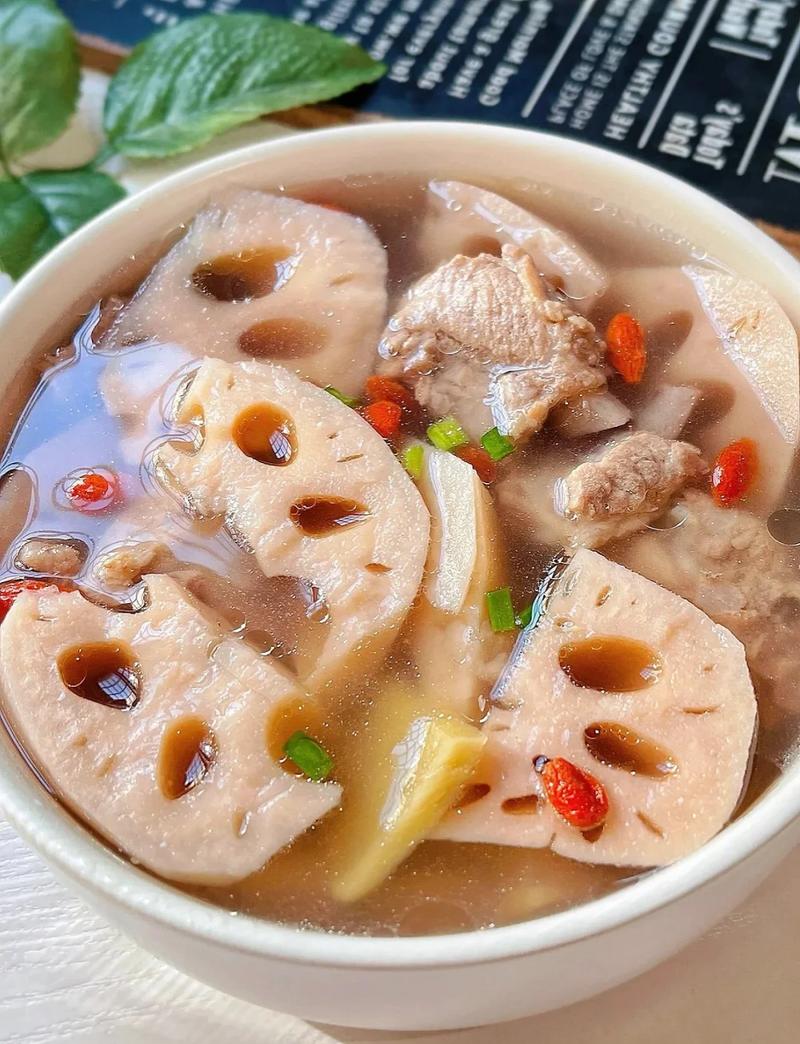 排骨莲藕汤慢炖食材配料图