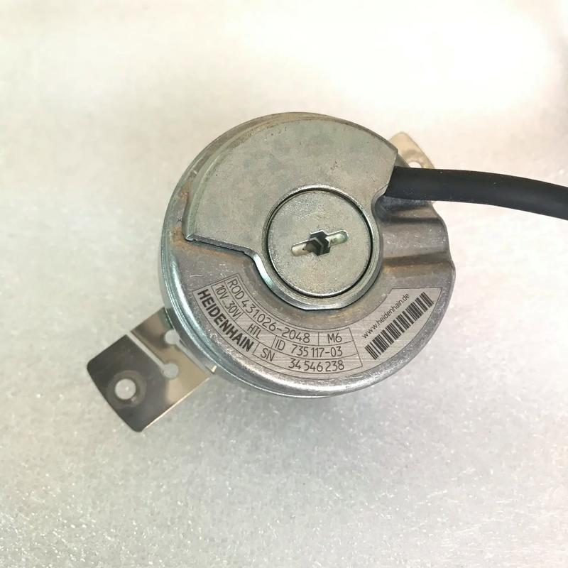 拆解开的工业伺服电机绝对值编码器