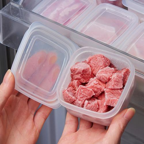 分份密封包装的冷冻生鲜食材图