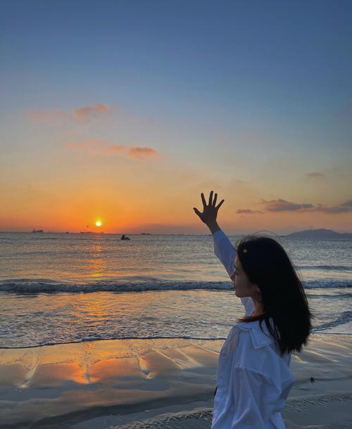 海边极简穿搭