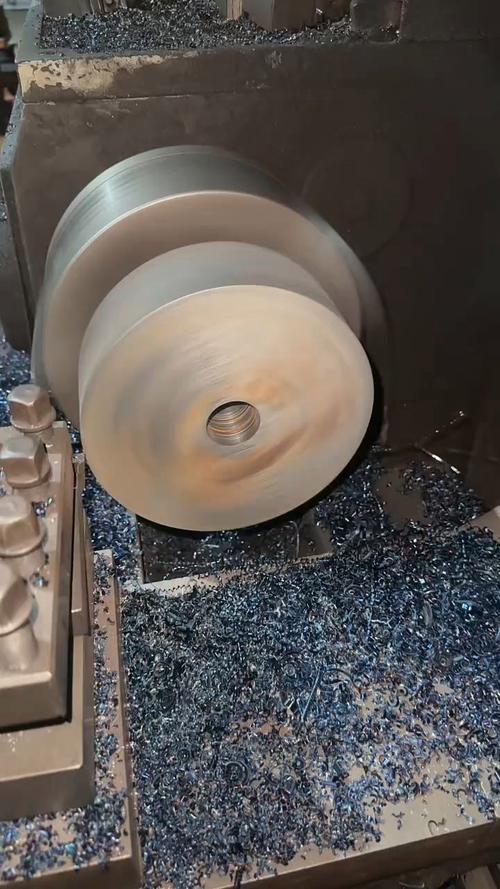 重型车床机械手抓取齿轮毛坯