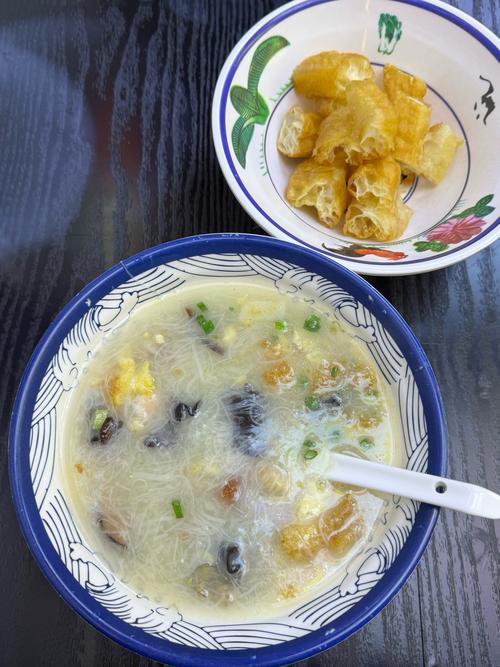 开篇:一碗面线糊,看穿民宿底色