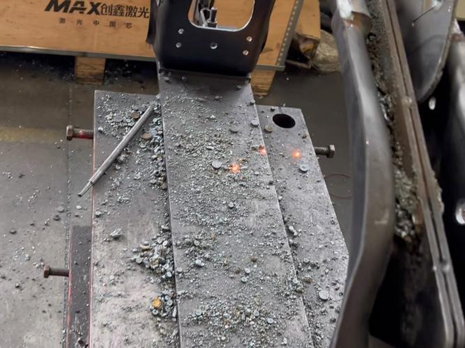 激光切割加工完成无毛刺碳钢工件展示