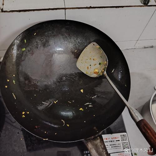 日常保养后油亮发黑的家用熟铁锅
