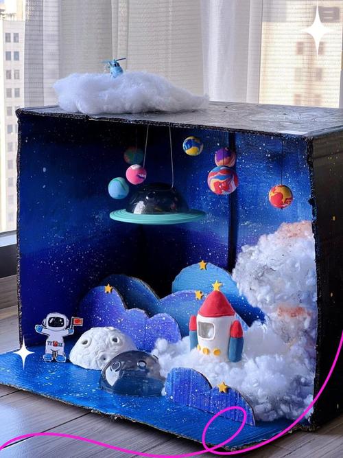 孩子钻进大纸箱当作宇宙飞船客厅场景