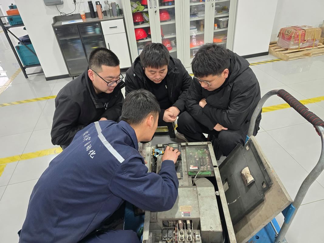 变频电机维修工程师现场检修