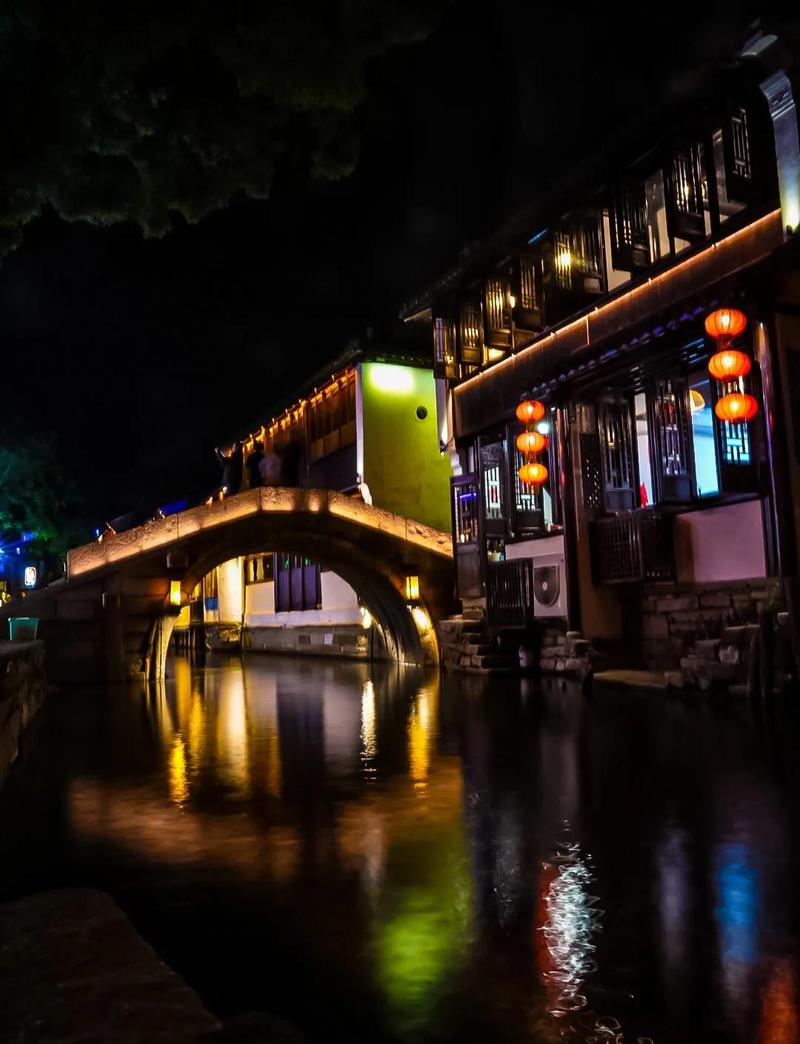 周庄午夜石板路