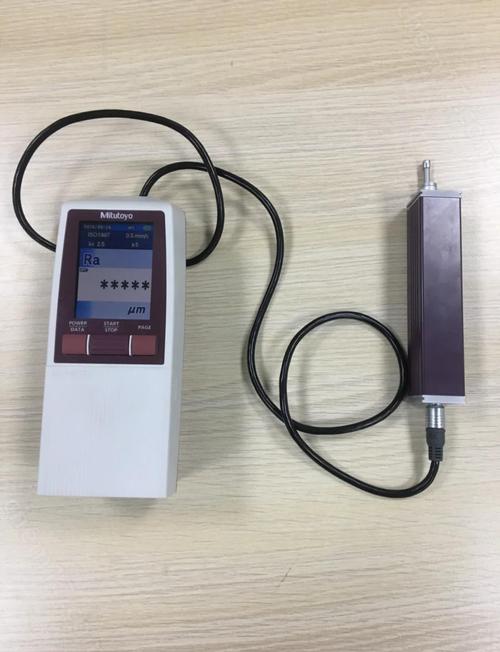 车间三丰便携式表面粗糙度仪检测车削工件