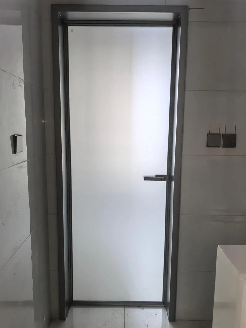 卫生间铝合金平开门防水安装实景