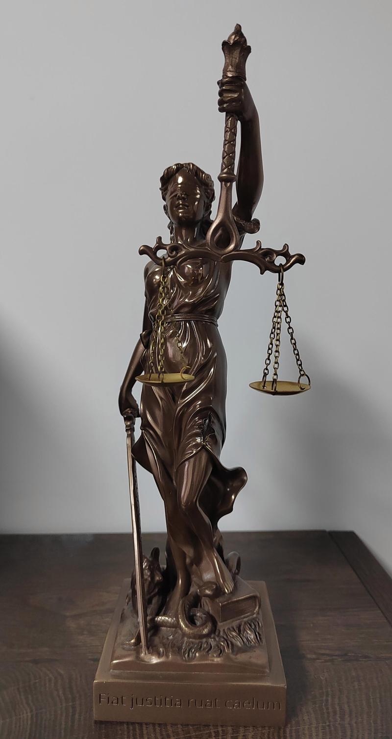 天平:那个总在摇摆却从不妥协的古老符号-因为所以