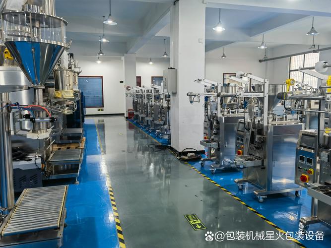 包装机械厂家车间客户试机现场图