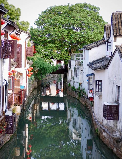 苏州山塘街百年老书场日常弹唱场景