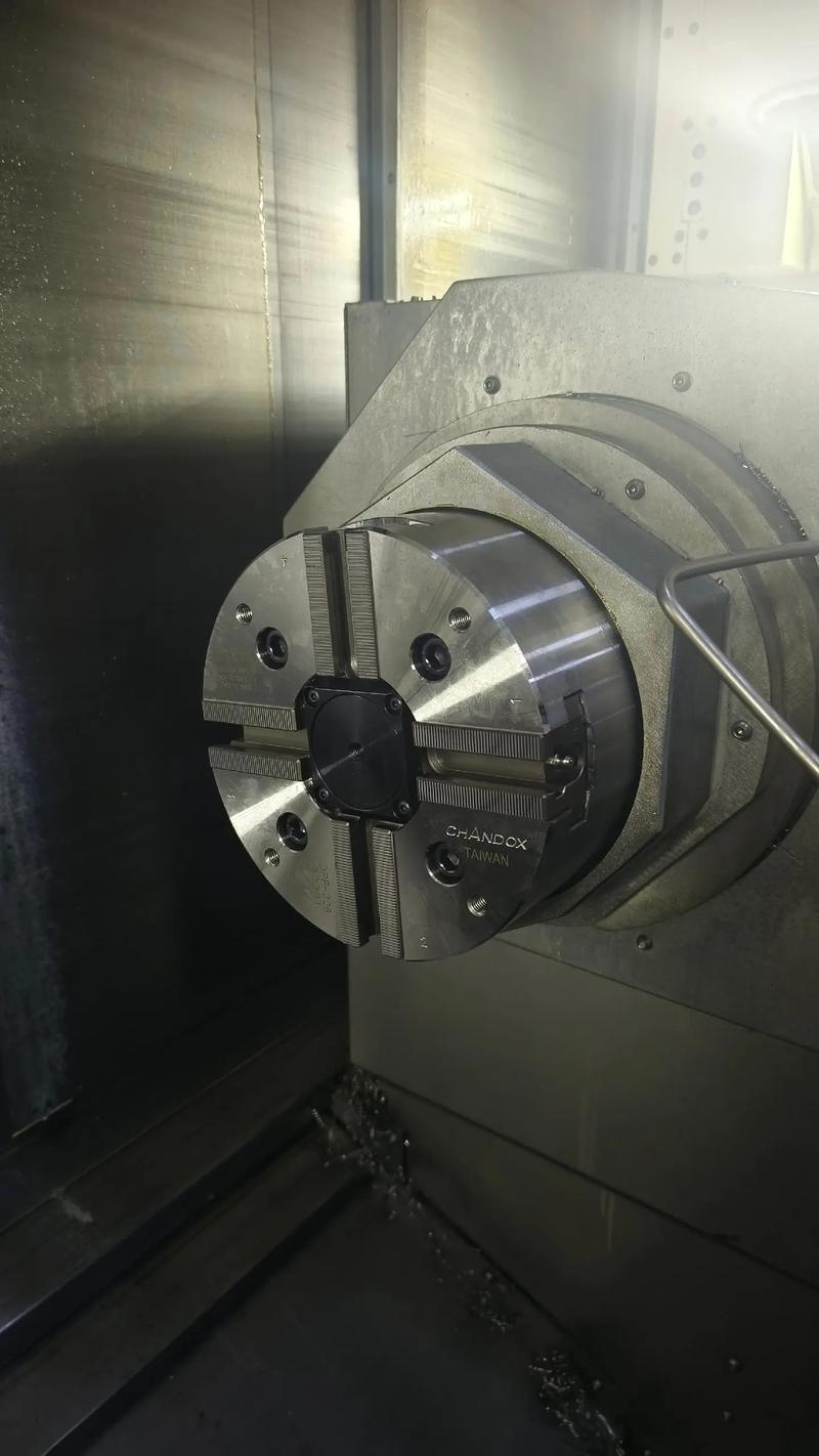 数控车床加工风电法兰卡盘安装现场图