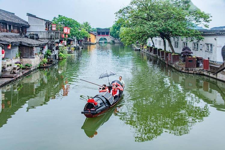 鲁迅故里乌篷船