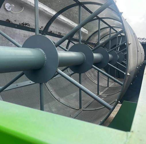 旋转滚筒筛分机倾斜安装实物图