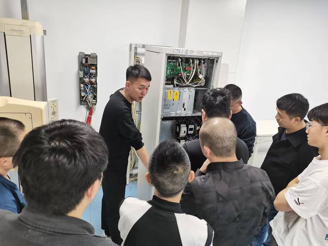 手持喷码机售后维修培训现场图