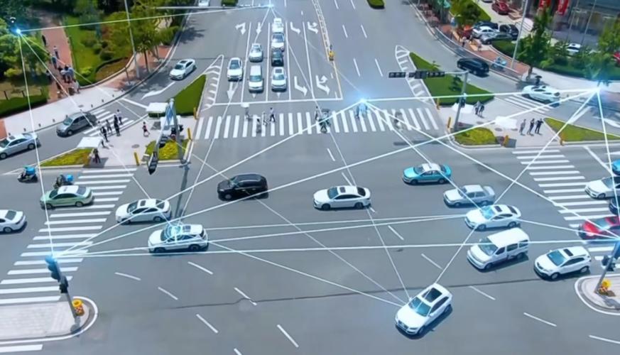 融入行人预测模型的智能交通路口示意图