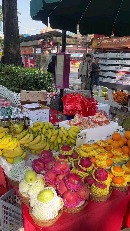 个体户街边水果店拍短视频日常