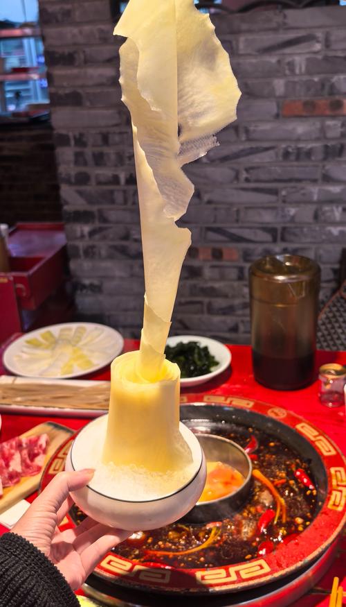 成都网红火锅瀑布土豆片摆盘