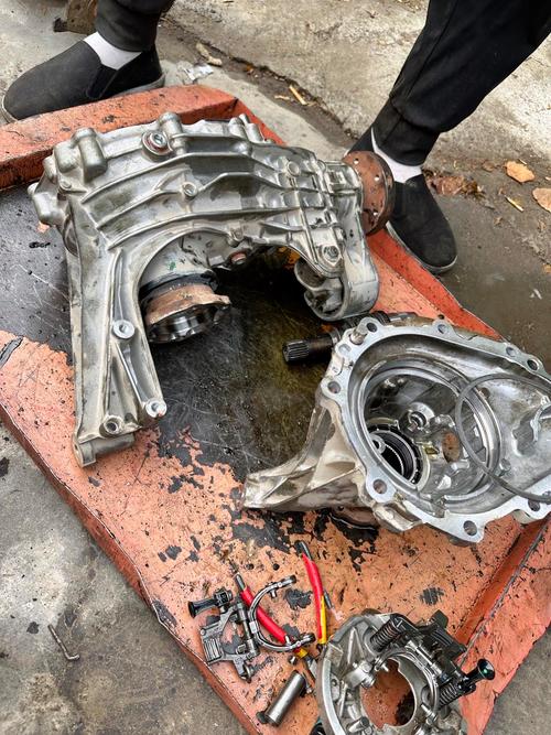 汽车差速器壳油路堵塞切削铁屑拆解实拍