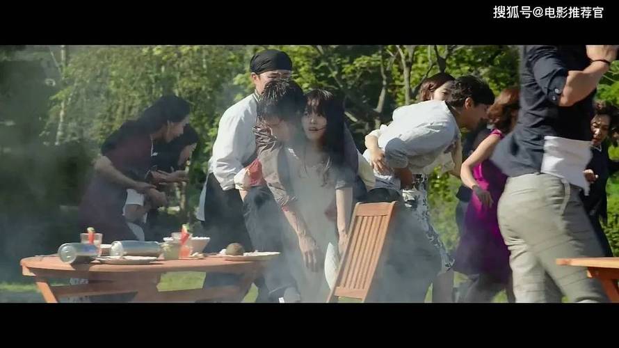 比寄生虫更吓人的,是身边人的道德绑架