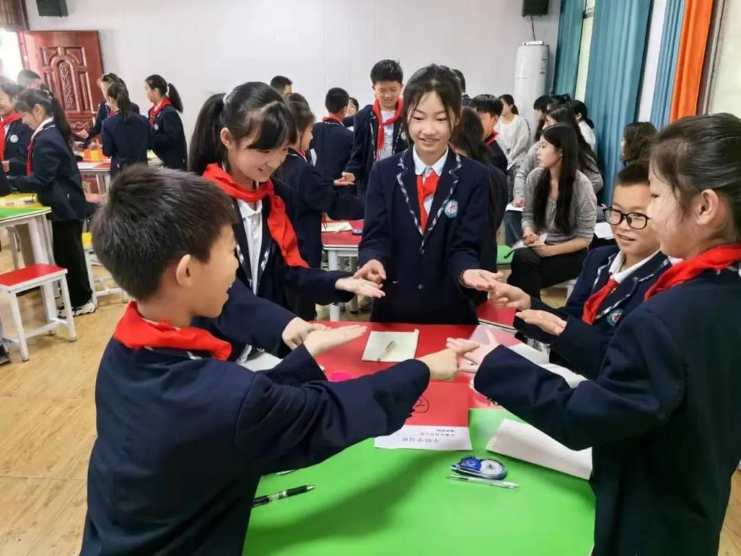 中小学国际交流小组合作活动现场