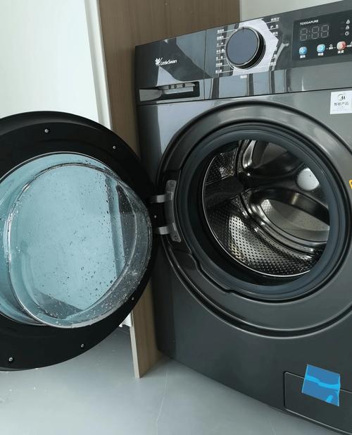 洗衣机门留两指宽缝隙通风的日常状态图