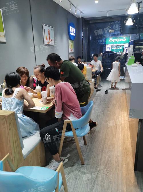 临街奶茶店公众责任险理赔协商场景