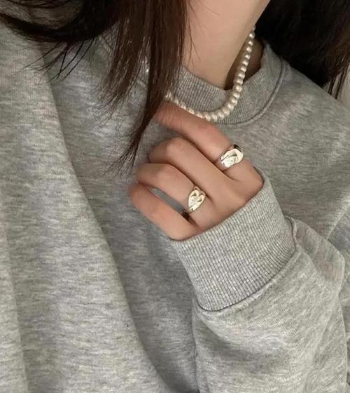 小配饰才是氛围感的秘密武器