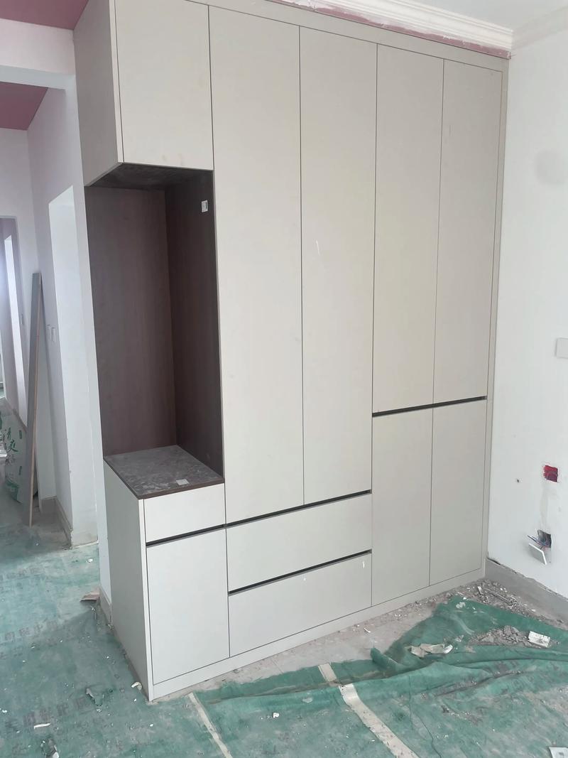定制家具 实木多层板 橱柜 安装现场