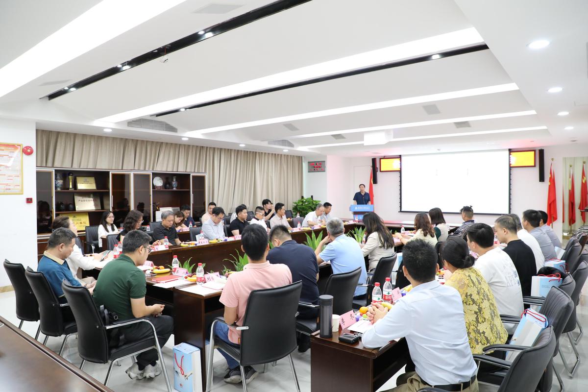 市场部跨部门对接内耗会议实拍