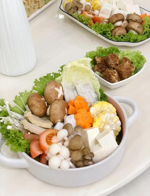 火锅食材超市打包好的新鲜火锅配菜拼盘