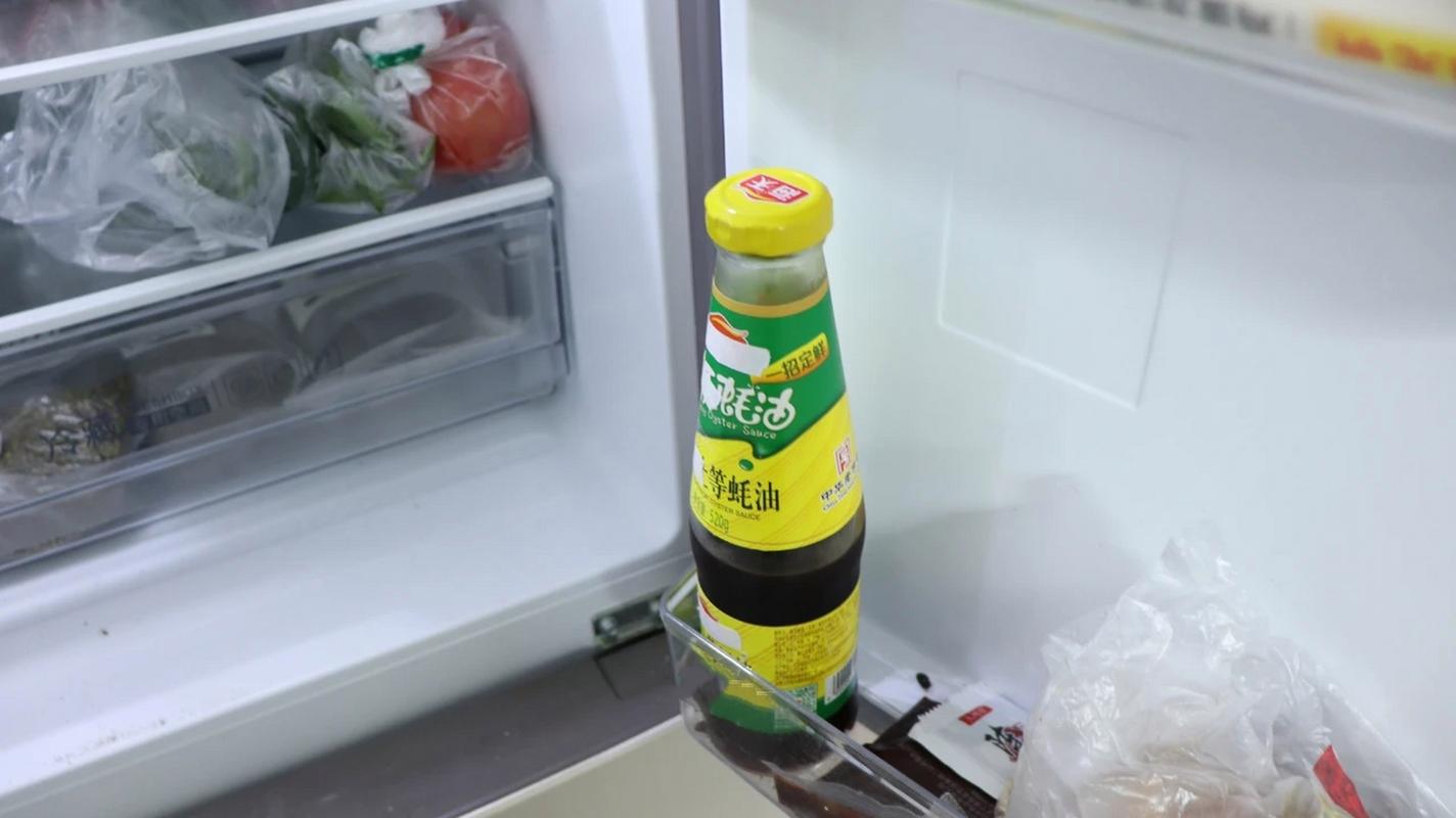开瓶后蚝油冰箱冷藏存放实景图