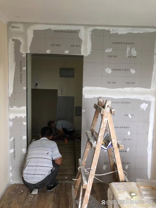 业主拿钥匙划封闭漆样板测试耐刮度