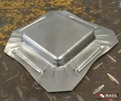 薄料不锈钢拉深口部起皱缺陷图