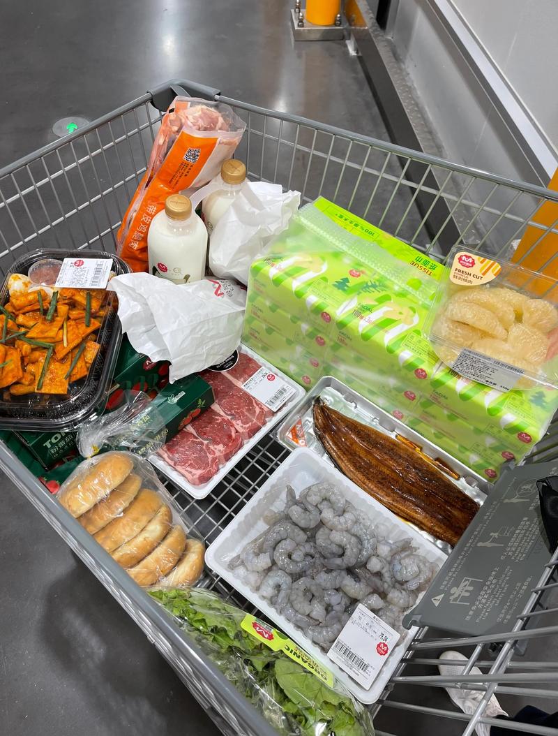 刚买回家分类整理的新鲜食材