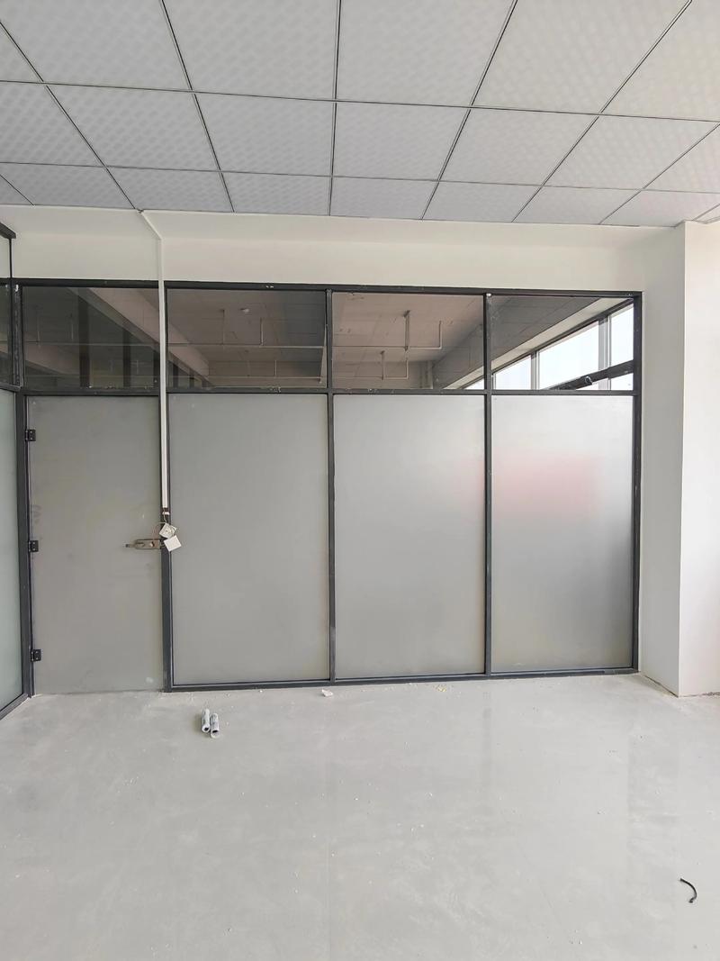 艺术玻璃隔断安装施工细节图