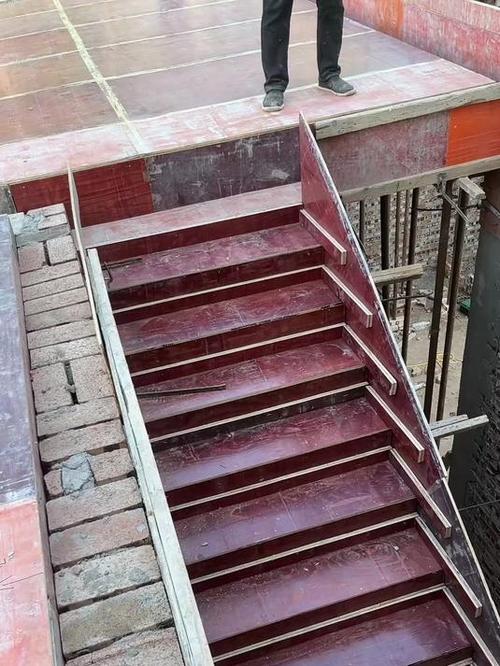 模板是台阶,不是牢笼