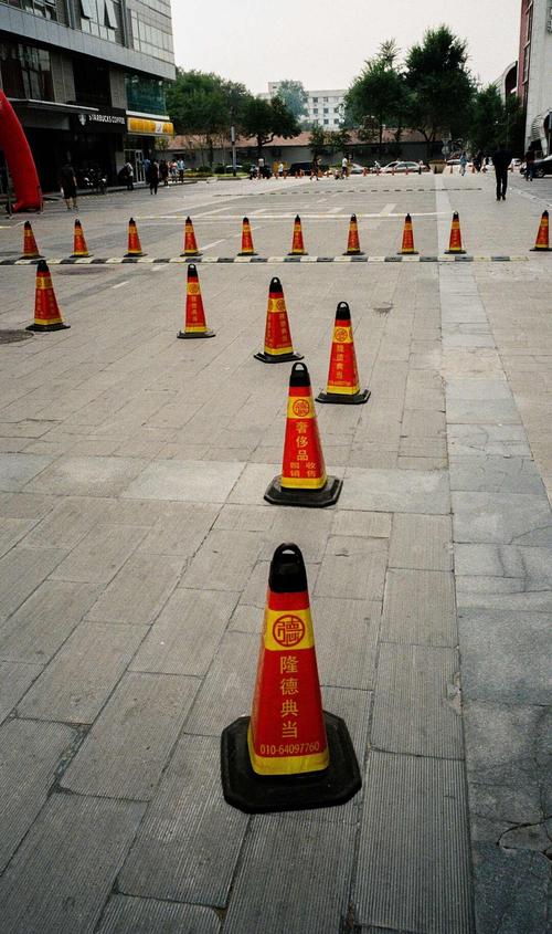 反过来站，才能踩准规则的安全区