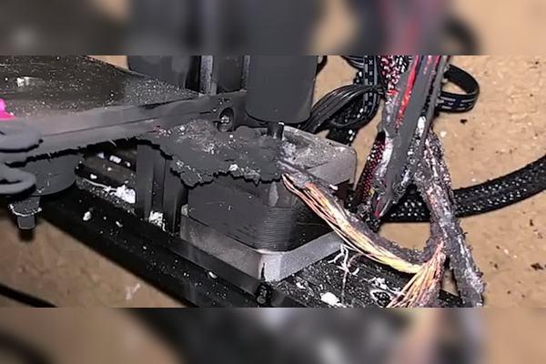 数控加工刀库乱刀撞废工件实拍图